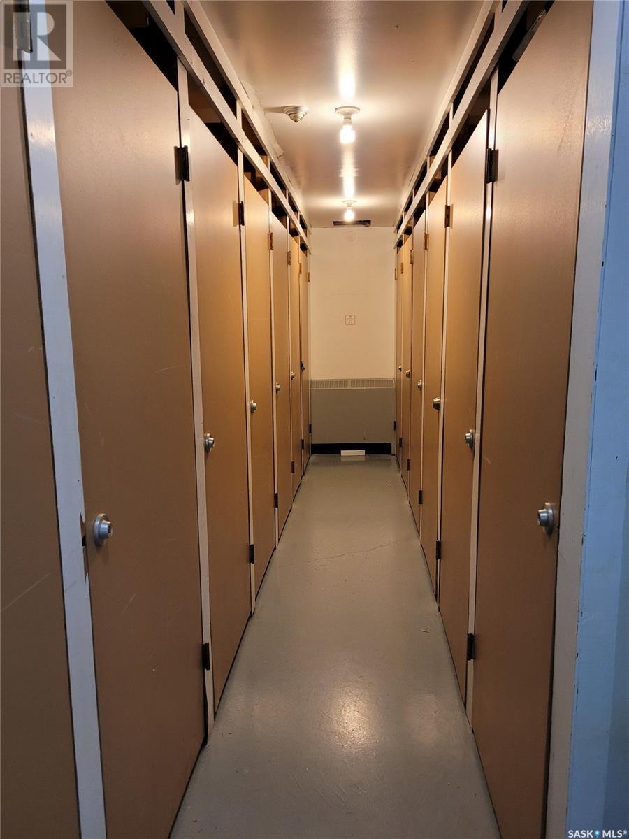 Single Family House High rise for Sale in   Rae STREET Regina 
