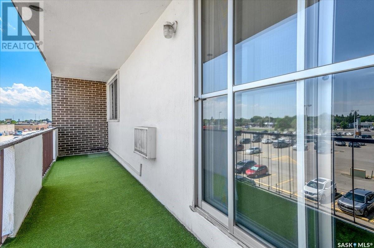 Single Family House High rise for Sale in   Rae STREET Regina 