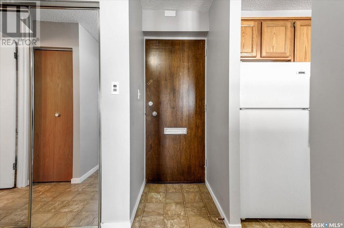Single Family House High rise for Sale in   Rae STREET Regina 