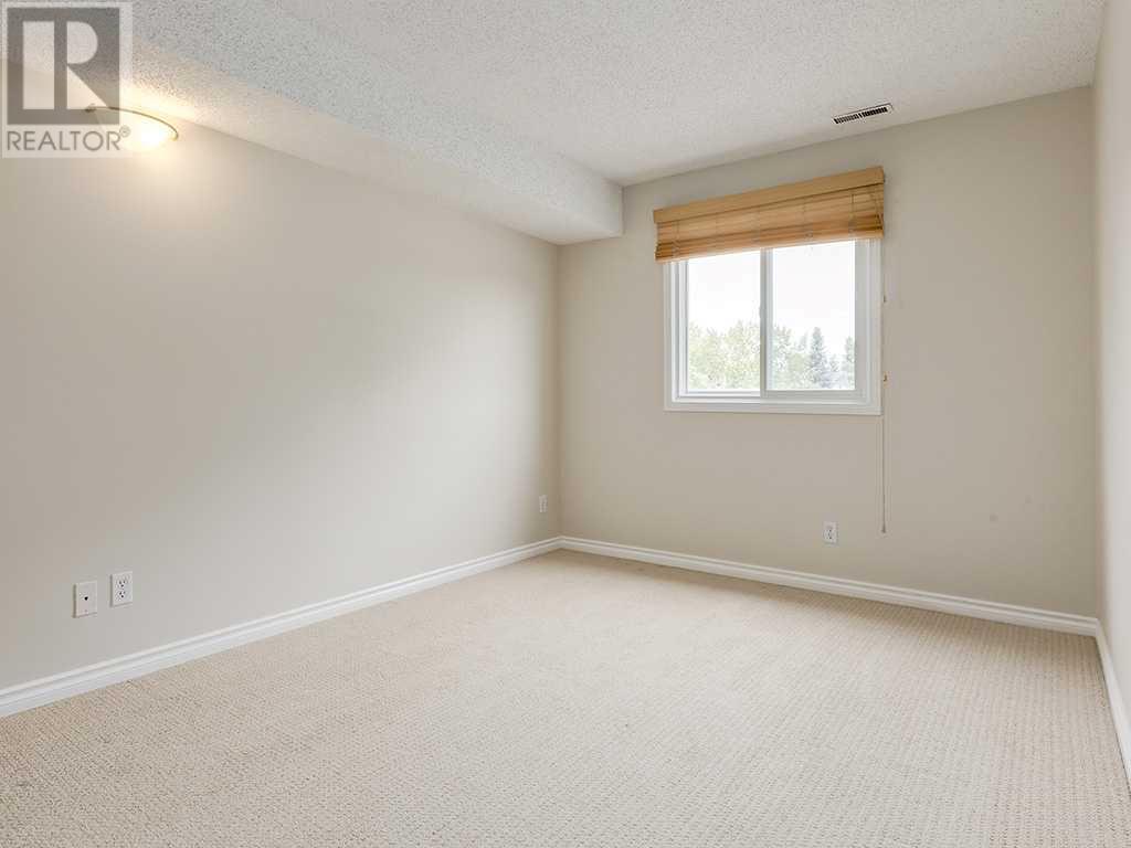 Single Family House for Sale in    Street NW St Andrews Heights Calgary 