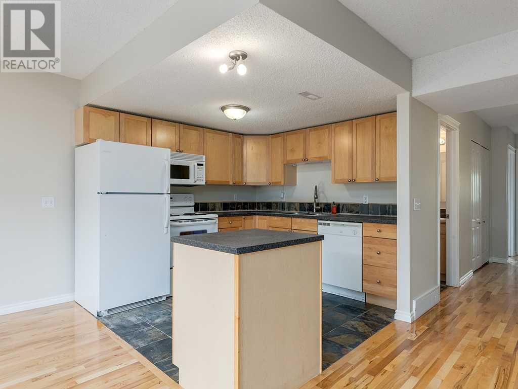 Single Family House for Sale in    Street NW St Andrews Heights Calgary 