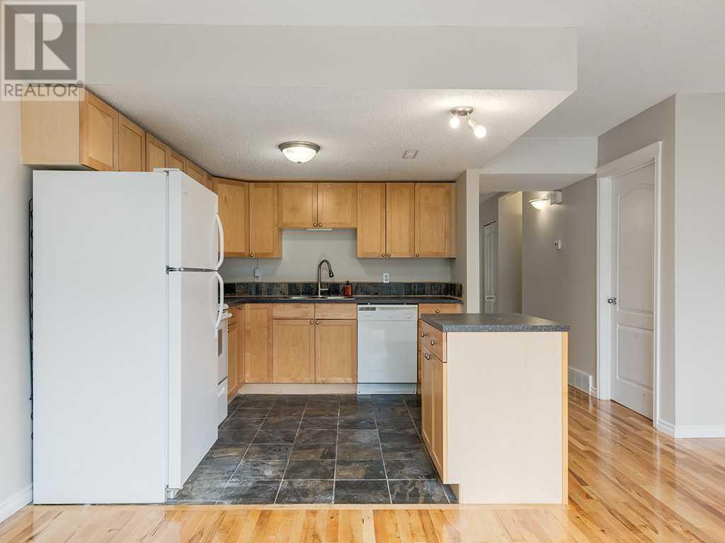Single Family House for Sale in    Street NW St Andrews Heights Calgary 