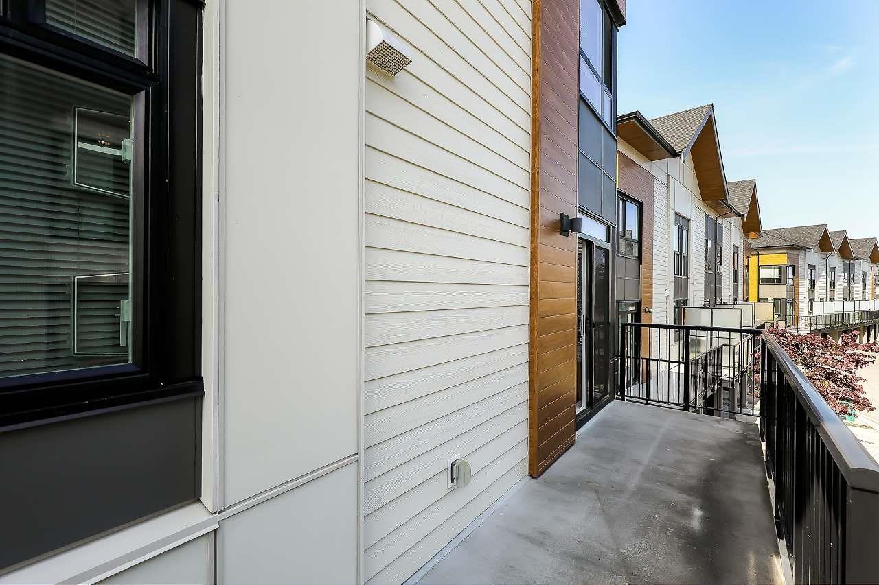 Photo 32 of 48 15151 Edmund Drive, Surrey BC
