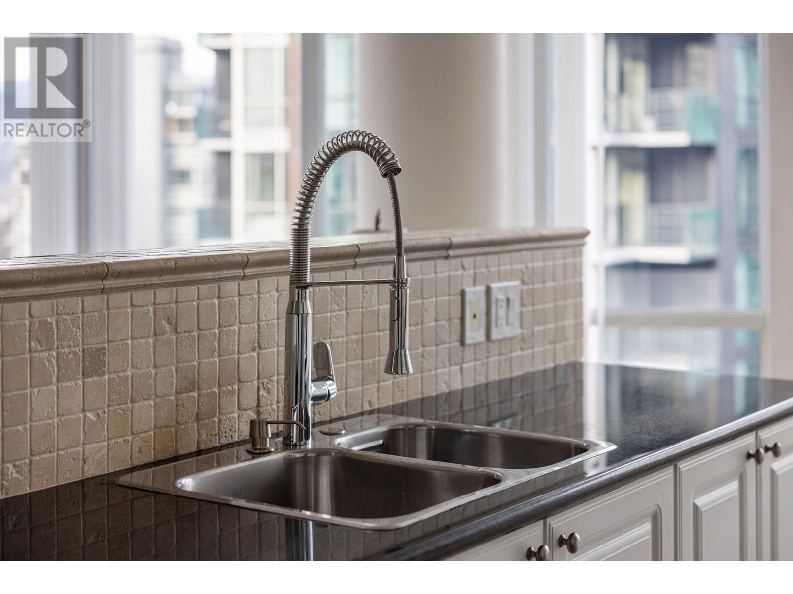 2702 1166 MELVILLE STREET, Vancouver real estate listing R2972554