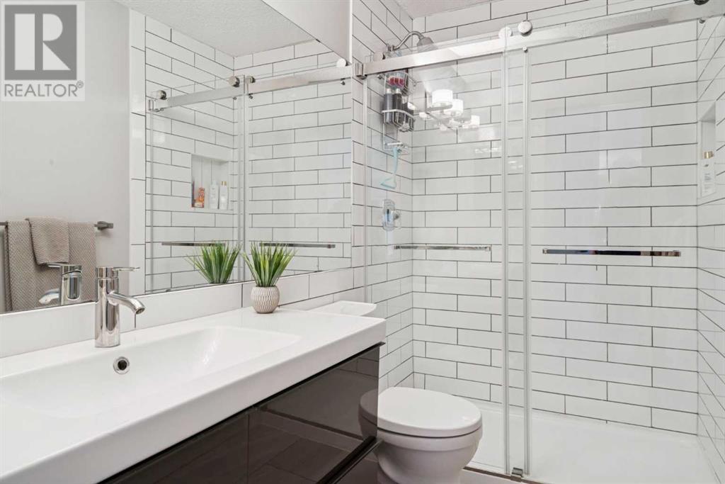 Single Family House 4 Level for Sale in    Street SW Braeside Calgary 