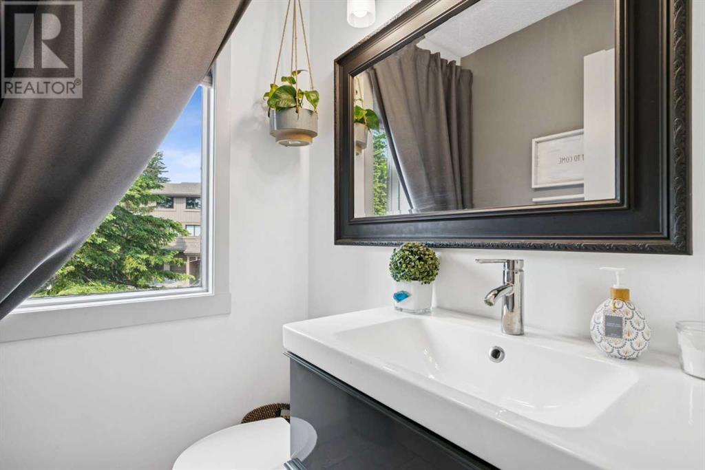 Single Family House 4 Level for Sale in    Street SW Braeside Calgary 