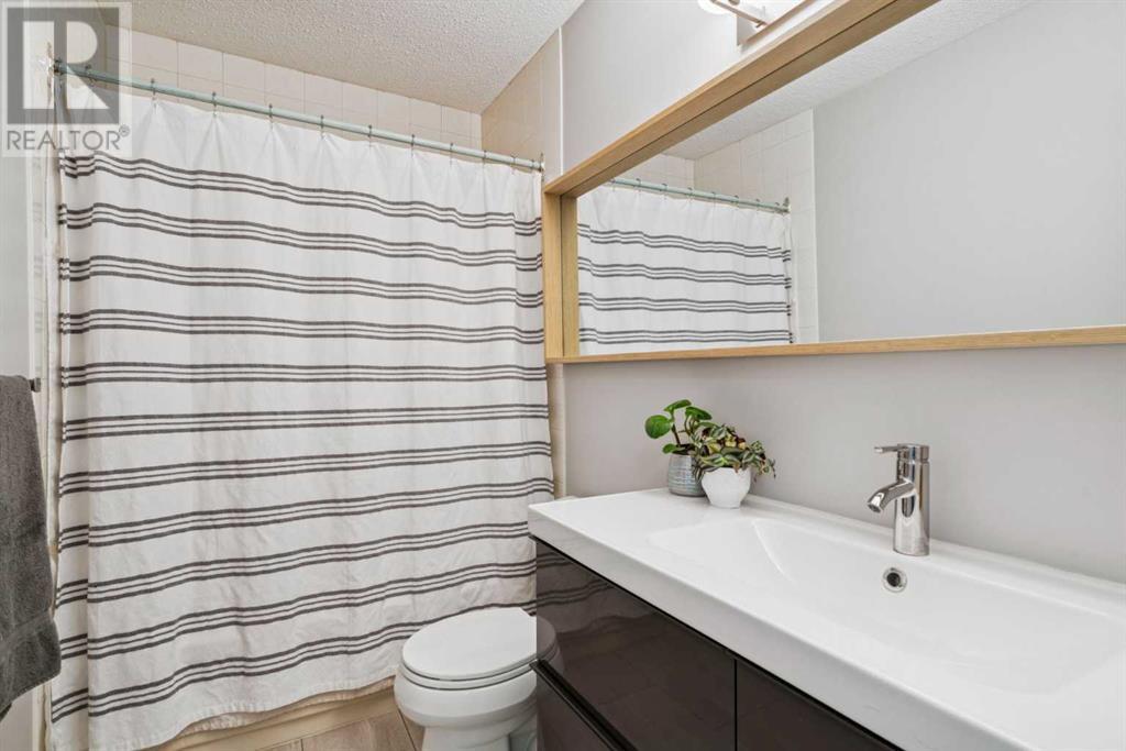 Single Family House 4 Level for Sale in    Street SW Braeside Calgary 