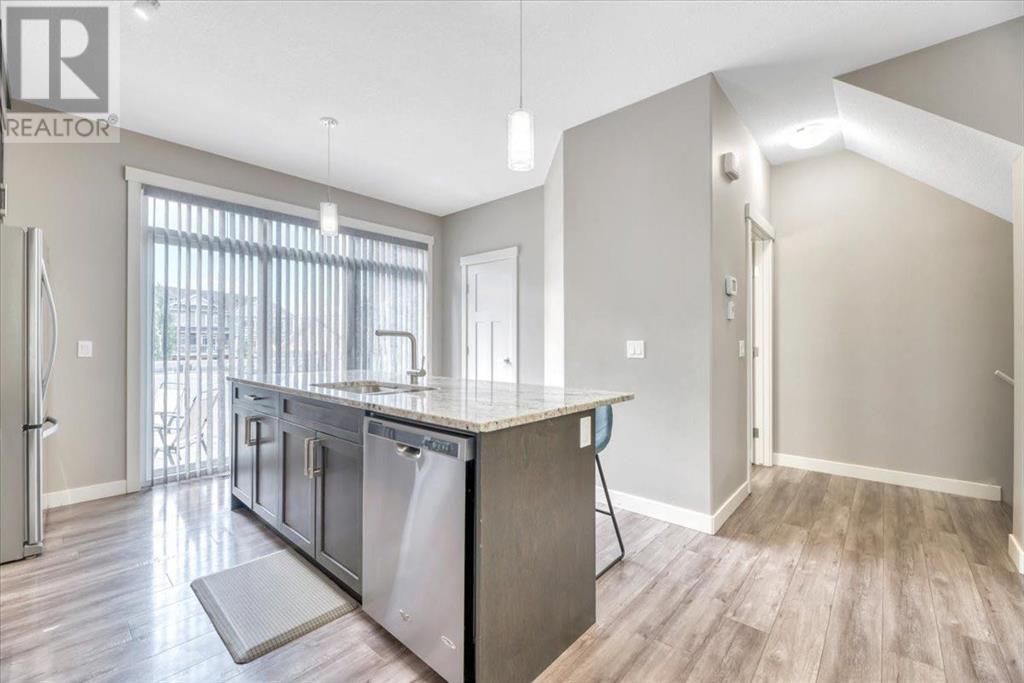 Single Family House for Sale in  Evanston Manor NW Evanston Calgary 