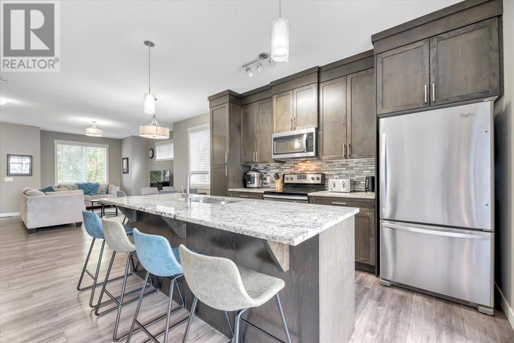 Single Family House for Sale in  Evanston Manor NW Evanston Calgary 