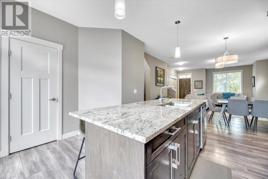 Single Family House for Sale in  Evanston Manor NW Evanston Calgary 