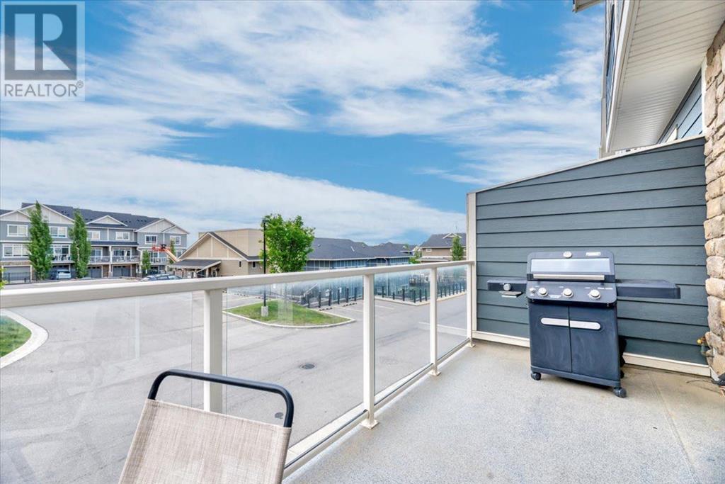 Single Family House for Sale in  Evanston Manor NW Evanston Calgary 