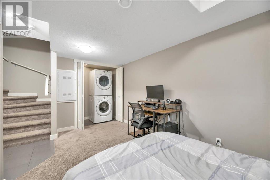 Single Family House for Sale in  Evanston Manor NW Evanston Calgary 
