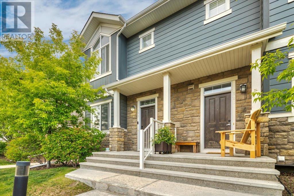 Single Family House for Sale in  Evanston Manor NW Evanston Calgary 
