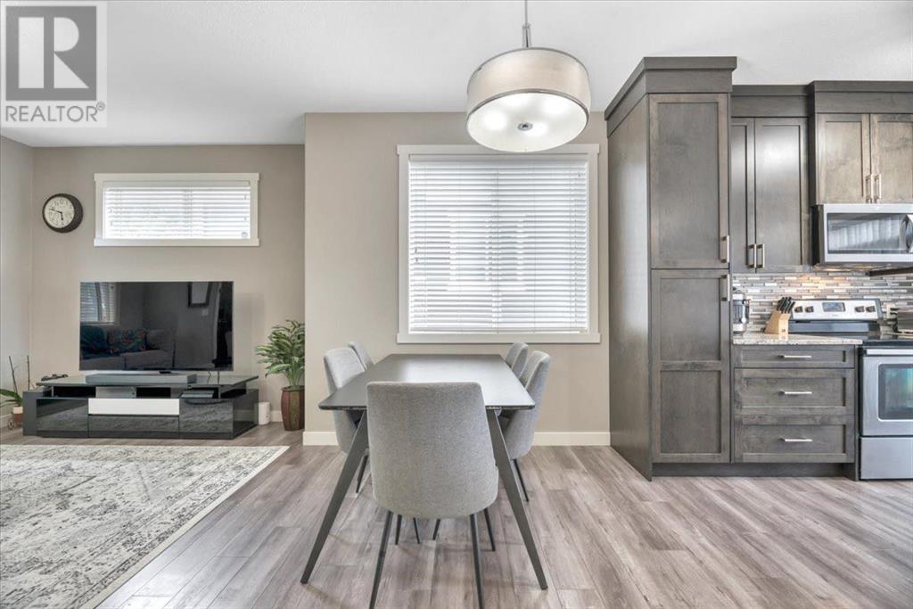Single Family House for Sale in  Evanston Manor NW Evanston Calgary 