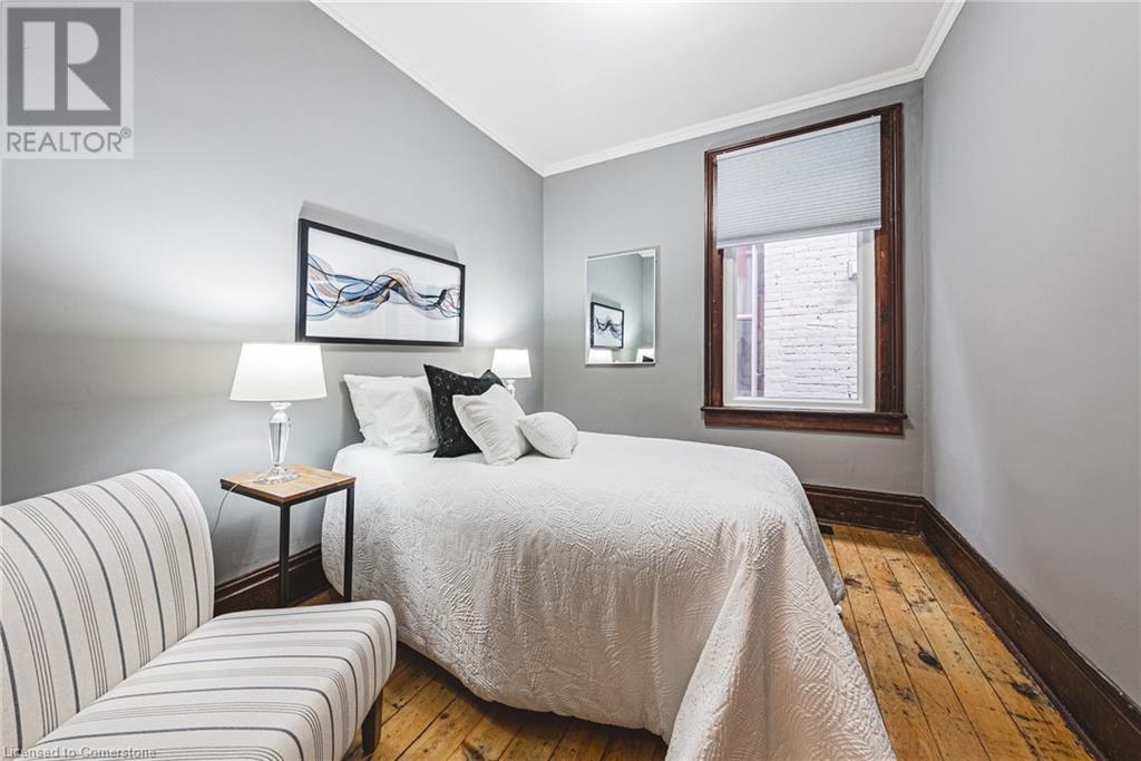 Photo 12 of 18 Duke Street, Brantford ON