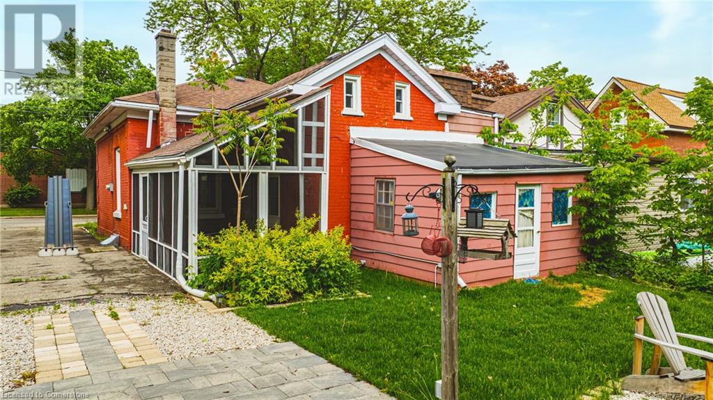Photo 31 of 18 Duke Street, Brantford ON
