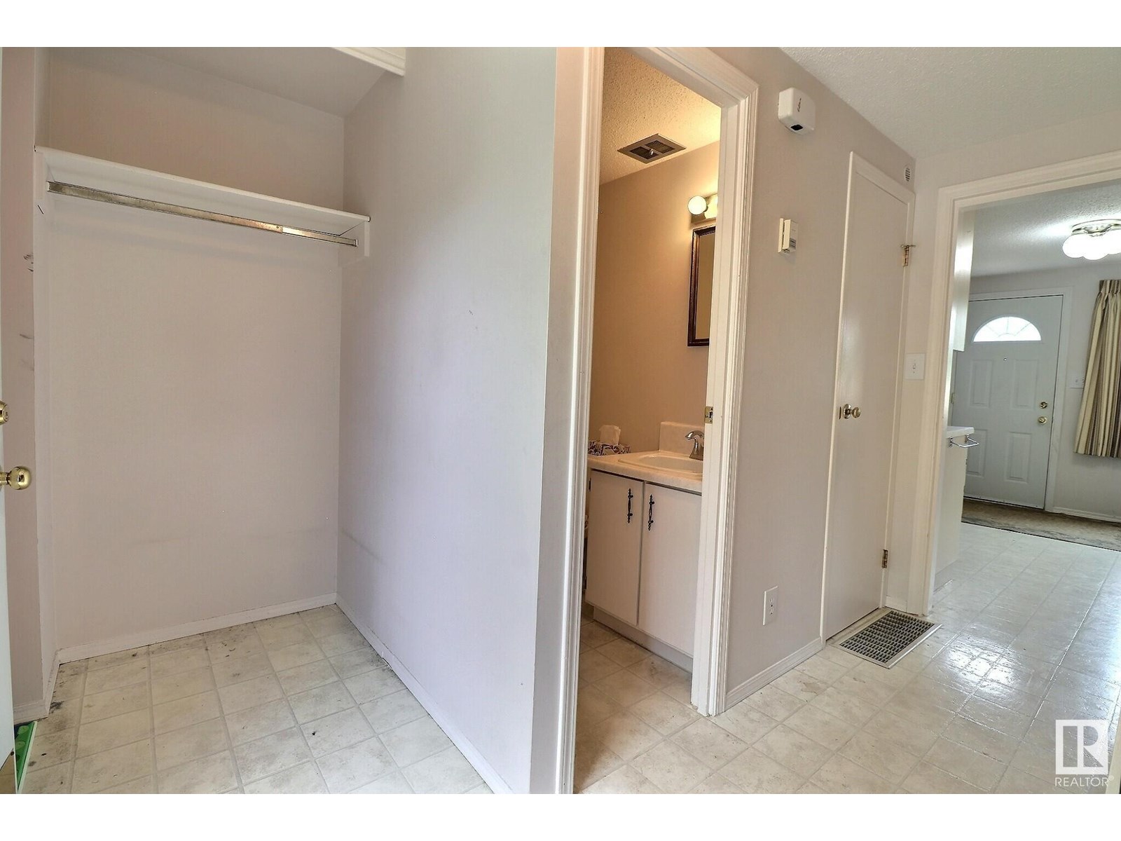 Single Family House for Sale in  RIDGEWOOD TC St. Albert 
