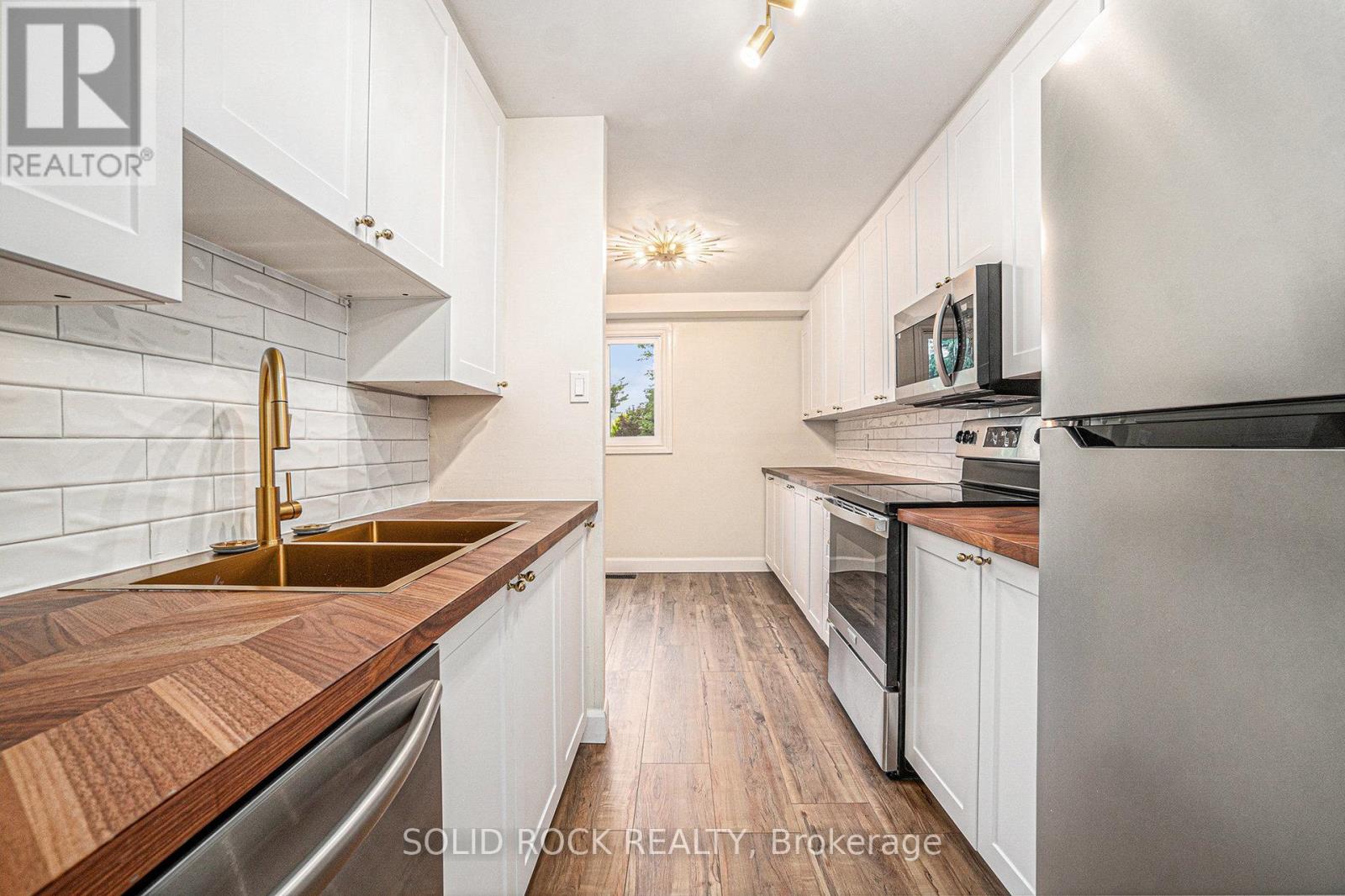 Photo 30 of 33 Thistledown Court, Ottawa ON