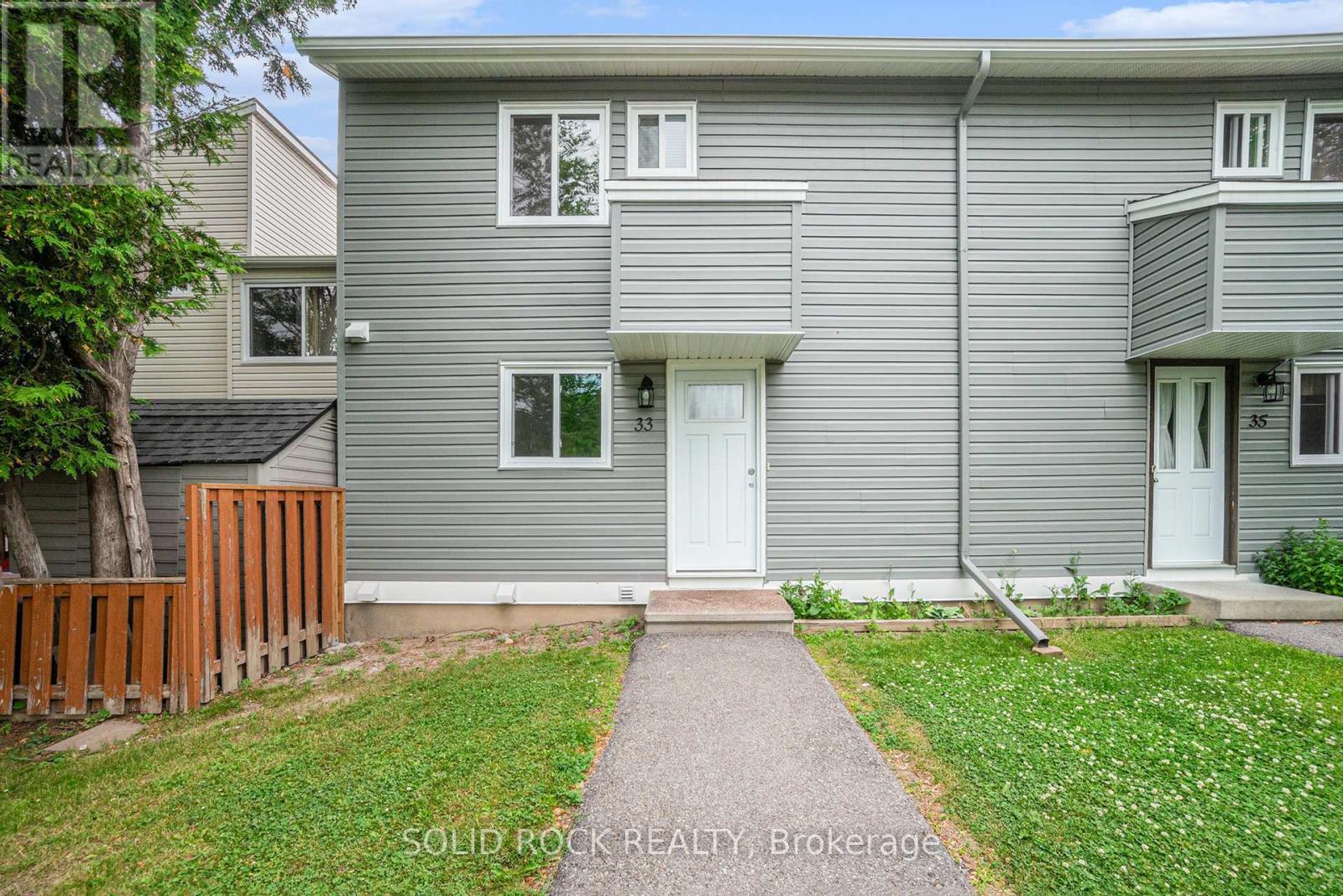 Photo 17 of 33 Thistledown Court, Ottawa ON