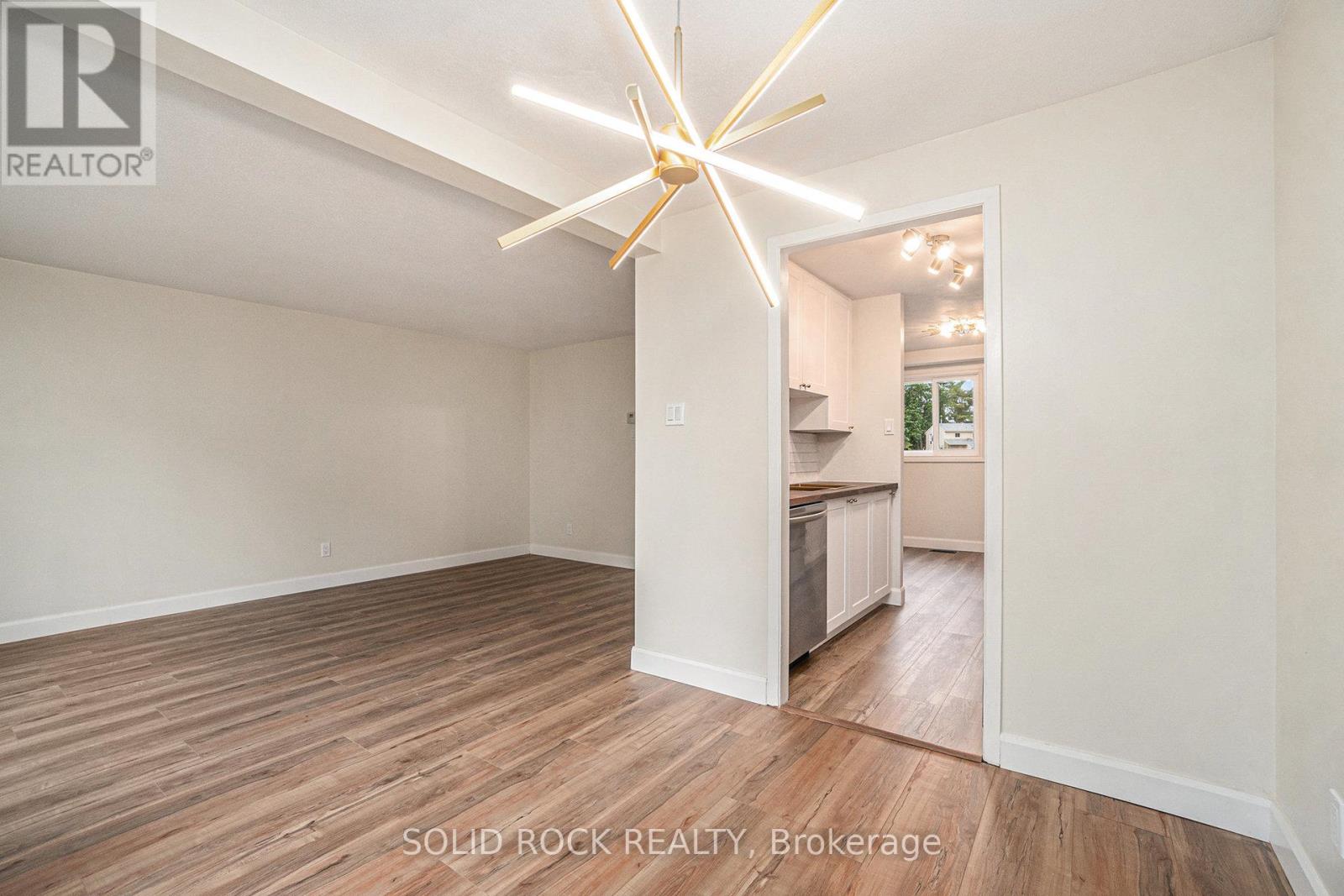 Photo 26 of 33 Thistledown Court, Ottawa ON