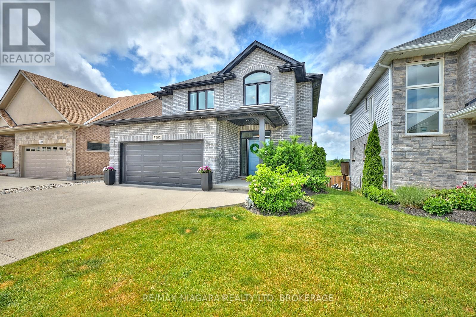 Photo 1 of 5703 Osprey Avenue, Niagara Falls ON