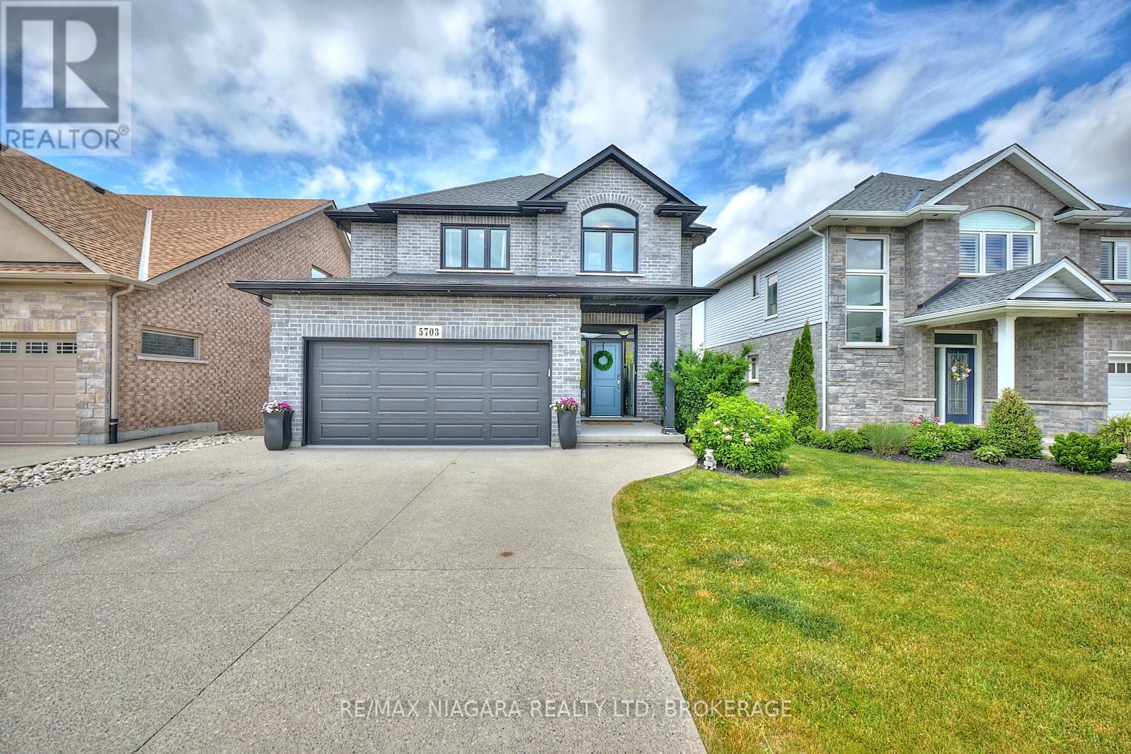 Photo 2 of 5703 Osprey Avenue, Niagara Falls ON
