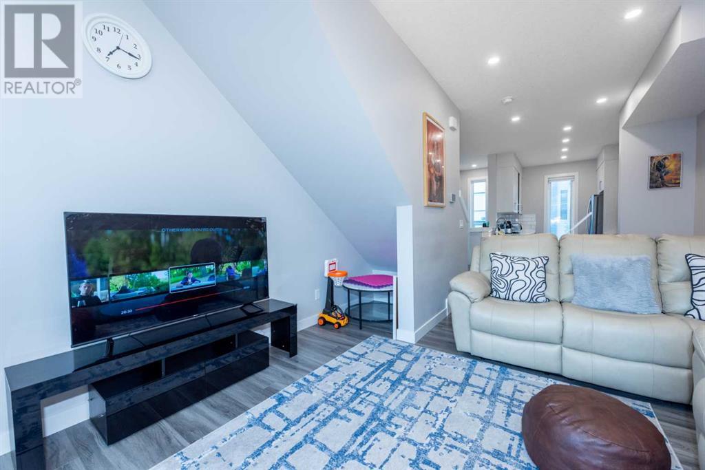 Single Family House for Sale in  Evanscrest Square NW Evanston Calgary 