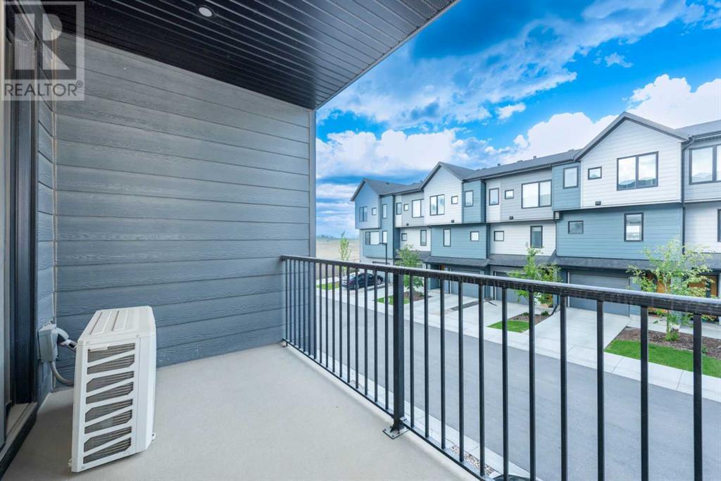 Single Family House for Sale in  Evanscrest Square NW Evanston Calgary 
