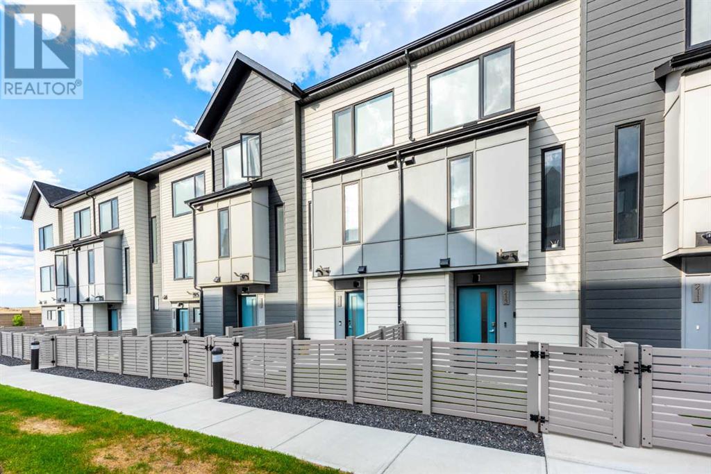 Single Family House for Sale in  Evanscrest Square NW Evanston Calgary 