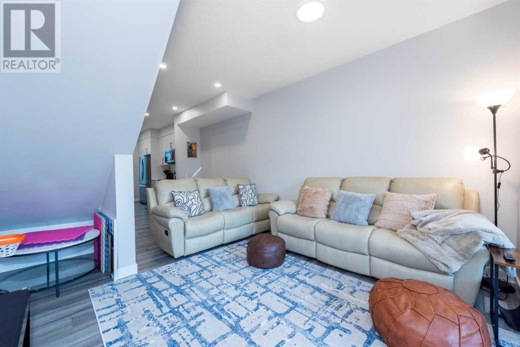 Single Family House for Sale in  Evanscrest Square NW Evanston Calgary 