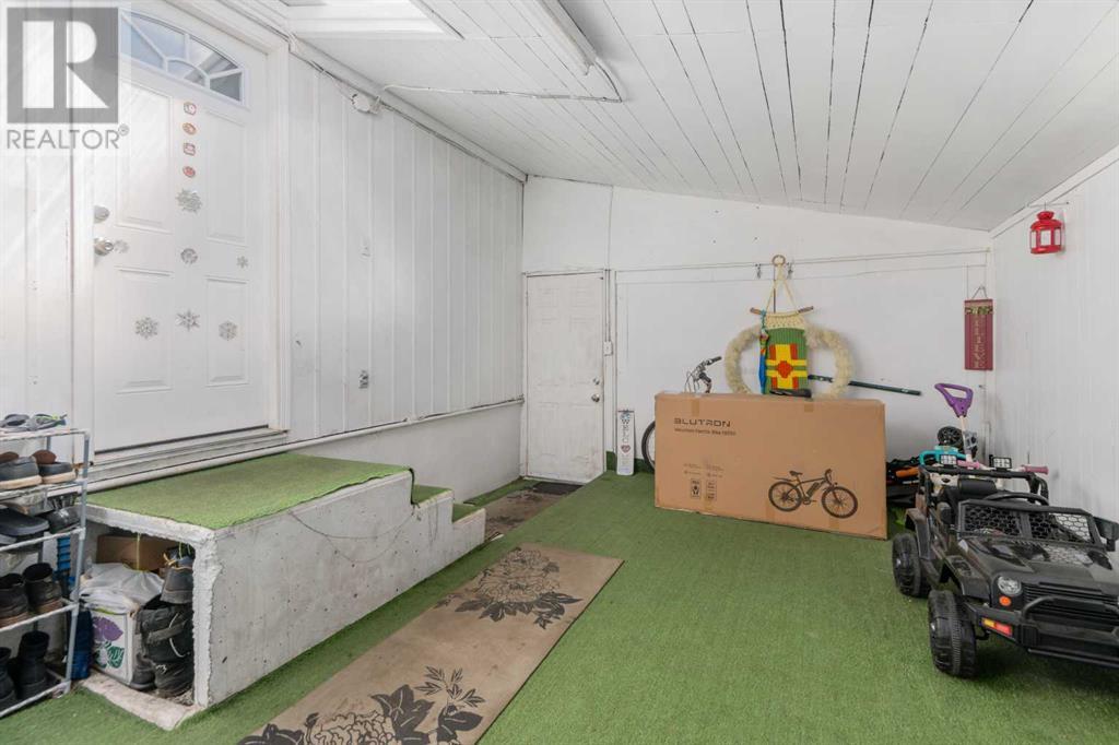 3926 29A AVENUE SE - Image 33