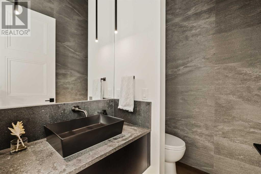 Single Family House for Sale in  Lissington Drive SW North Glenmore Park Calgary 