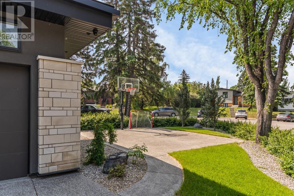 Single Family House for Sale in  Lissington Drive SW North Glenmore Park Calgary 