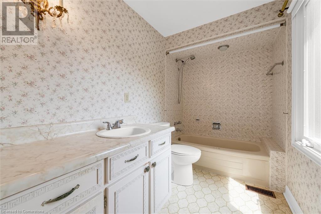Photo 19 of 452 Quigley Road, Hamilton ON