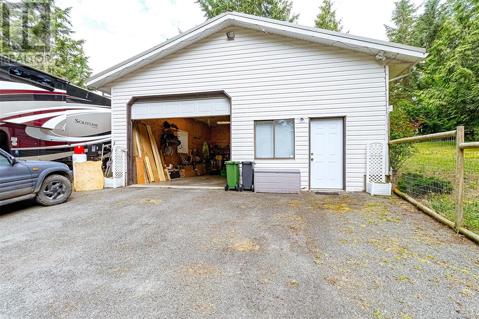 7155 &B7155 Bell McKInnon Rd, Duncan