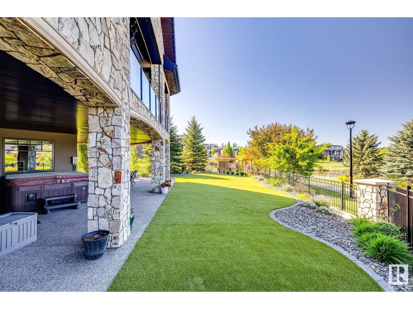 Photo 14 of 2790 Wheaton Dr Nw, Edmonton AB