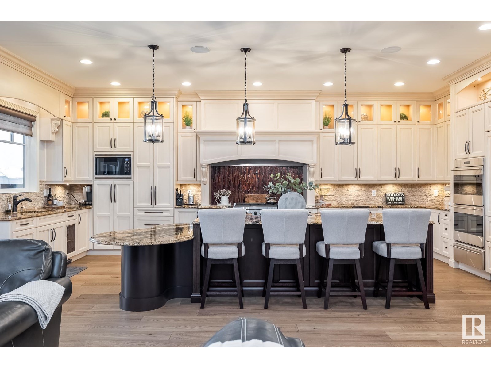 Photo 16 of 2790 Wheaton Dr Nw, Edmonton AB