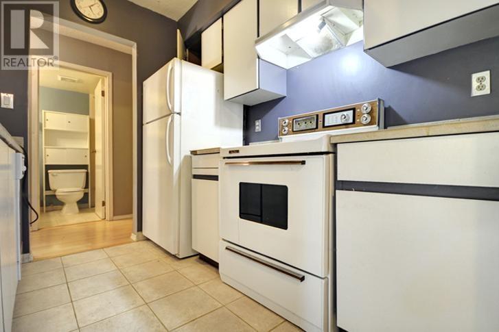 Photo 6 of 414 9857 Manchester Drive, Burnaby BC
