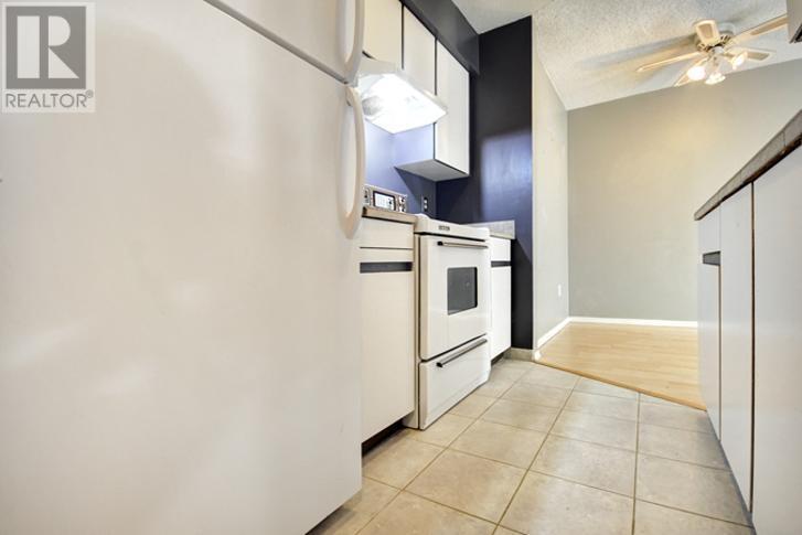 Photo 13 of 414 9857 Manchester Drive, Burnaby BC