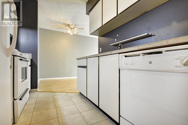 Photo 24 of 414 9857 Manchester Drive, Burnaby BC