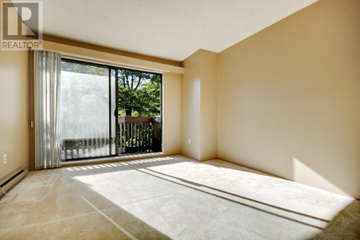 Photo 2 of 414 9857 Manchester Drive, Burnaby BC