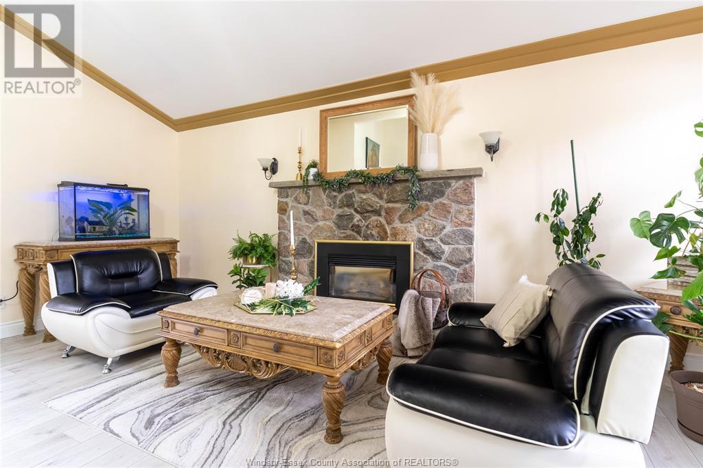 Photo 11 of 2415 Cabana Road W, Windsor ON
