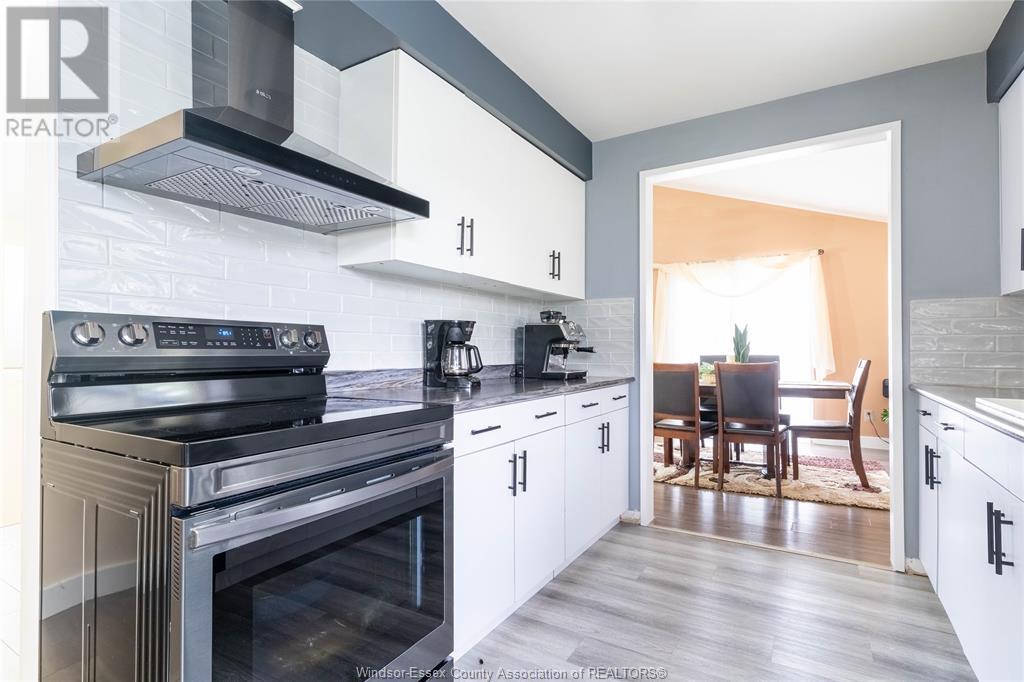 Photo 16 of 2415 Cabana Road W, Windsor ON