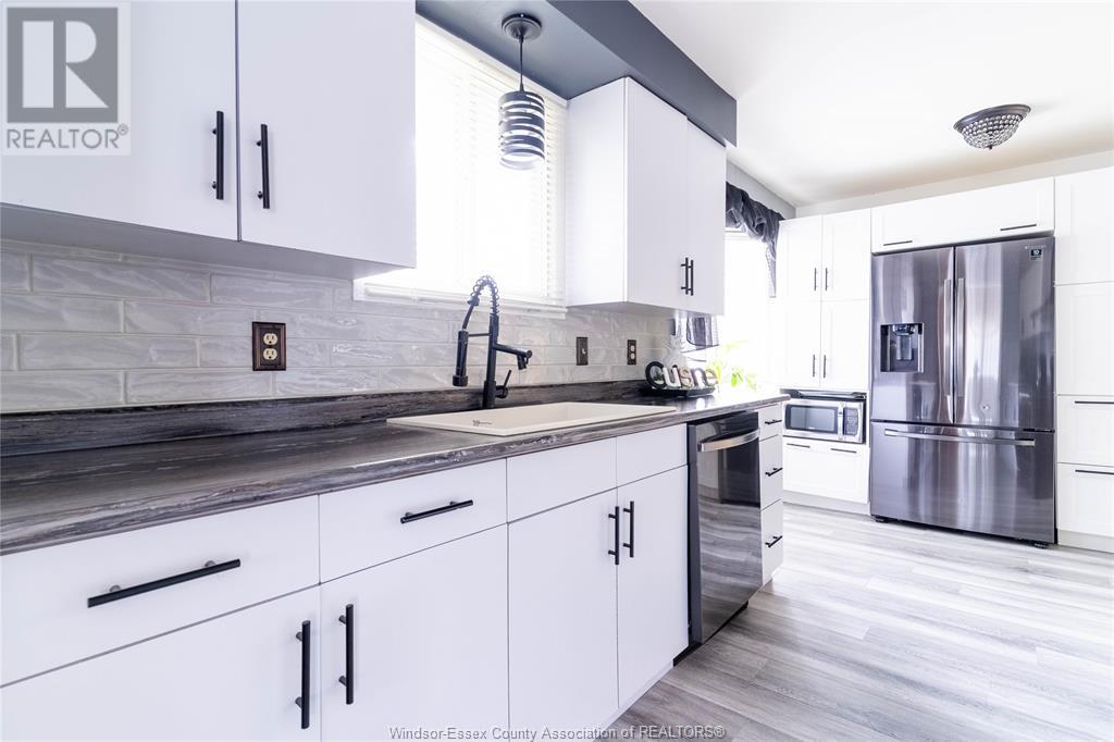 Photo 20 of 2415 Cabana Road W, Windsor ON