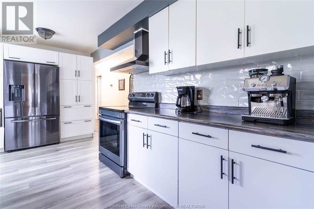 Photo 21 of 2415 Cabana Road W, Windsor ON