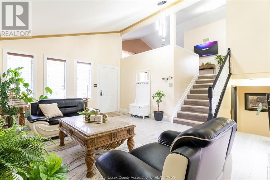 Photo 7 of 2415 Cabana Road W, Windsor ON