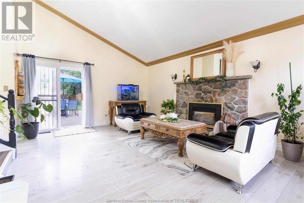 Photo 9 of 2415 Cabana Road W, Windsor ON