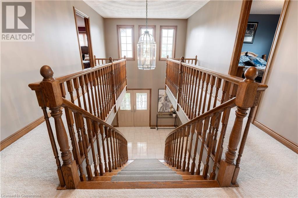 Photo 12 of 9 Sugarberry Court, Stoney Creek ON