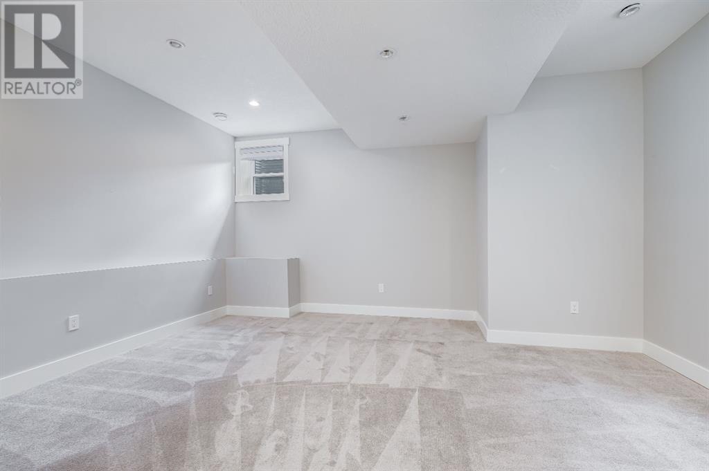 Single Family House for Sale in   Avenue SW Shaganappi Calgary 