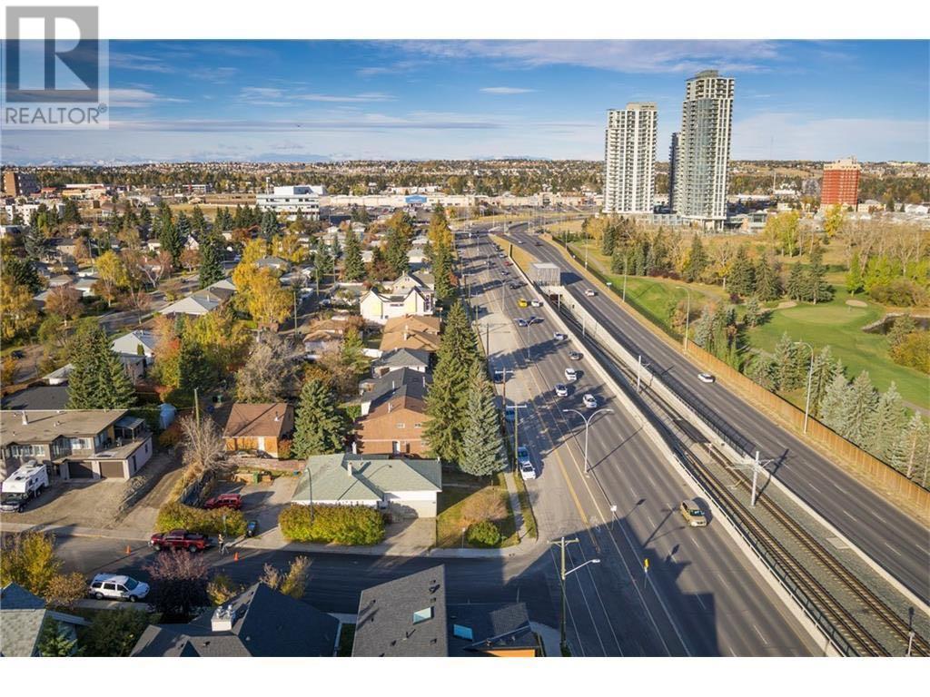 Single Family House for Sale in   Avenue SW Shaganappi Calgary 